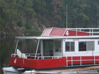 Kayot Houseboat Rental